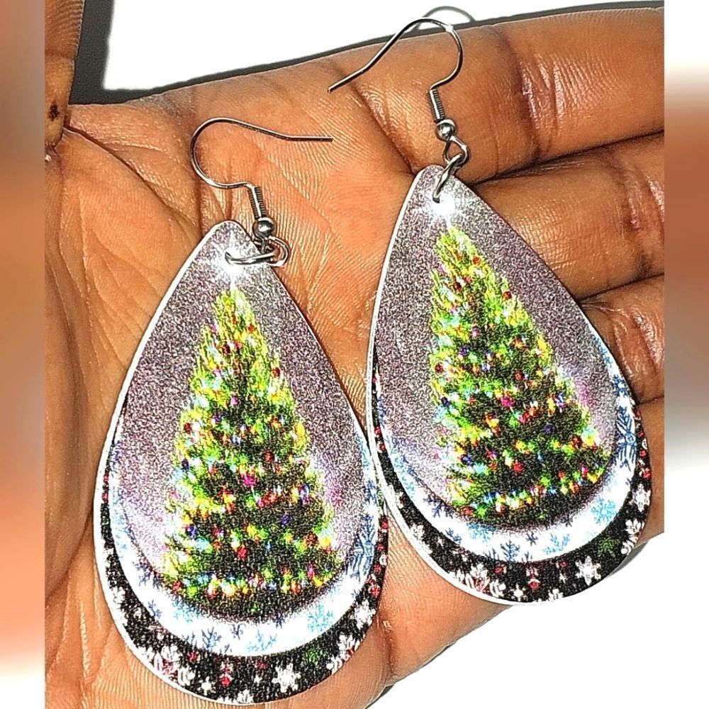 Hand crafted dangle earrings - Picture 4 of 5